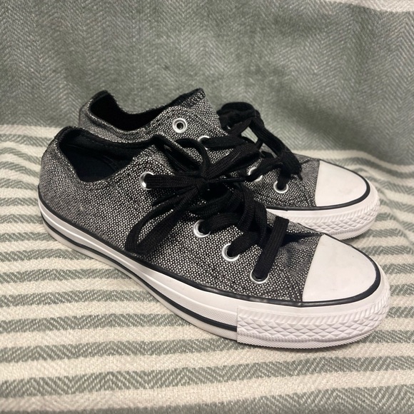 Converse Gray and Black Low Tops Size 5 - Picture 1 of 4